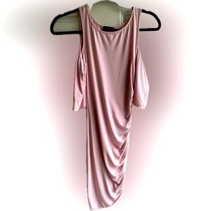 🌻SOLD🌻Cold shoulder pink dress